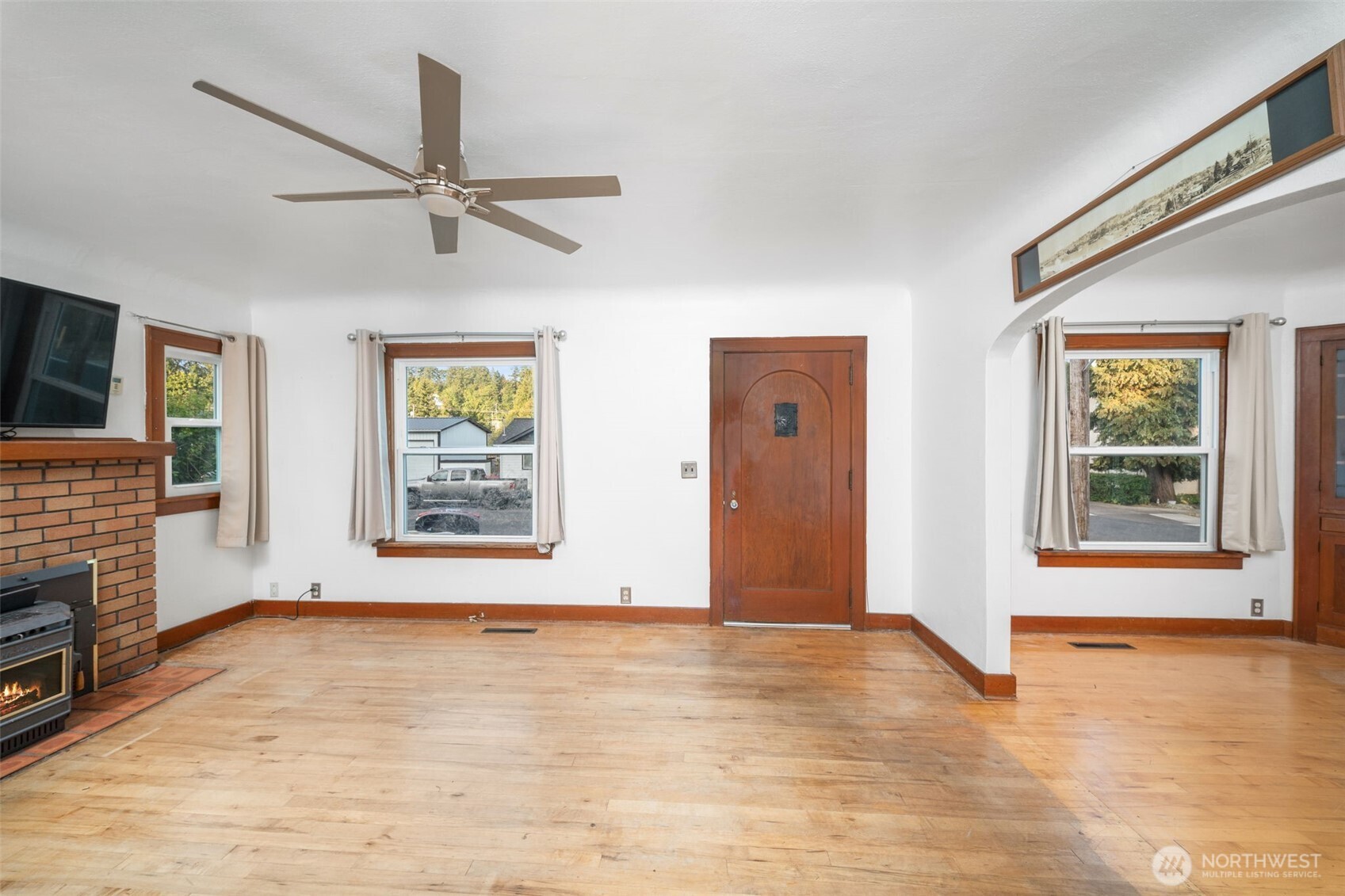 301 NW Benton Avenue