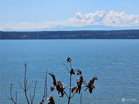 A home in Camano Island