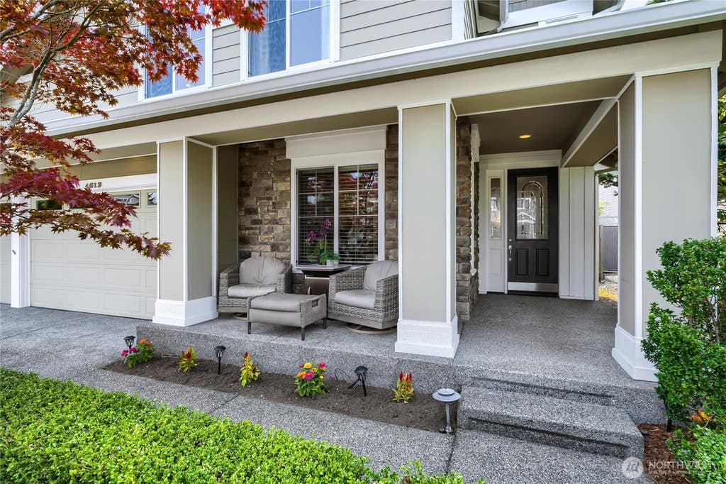 Photo of 4613 NE 2nd Street, Renton, WA 98059 (MLS # 2564552)