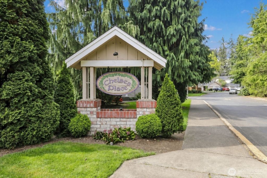 Photo of 18397 NE 97th Court, Redmond, WA 98052 (MLS # 2516768)