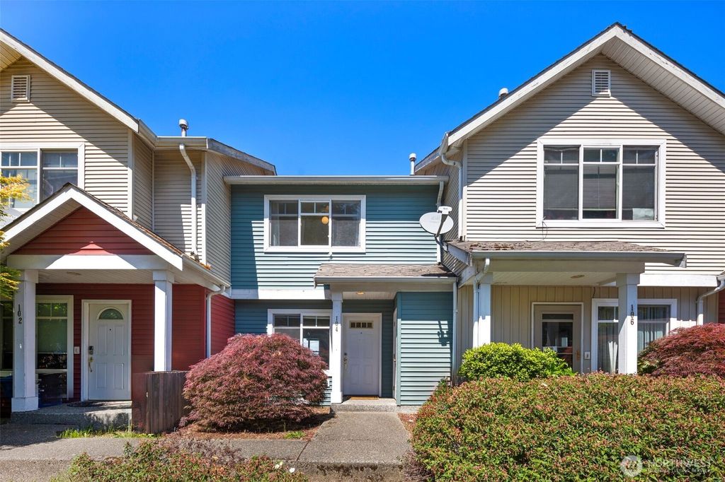 Photo of 104 NE 94th Street, Seattle, WA 98115 (MLS # 2377748)