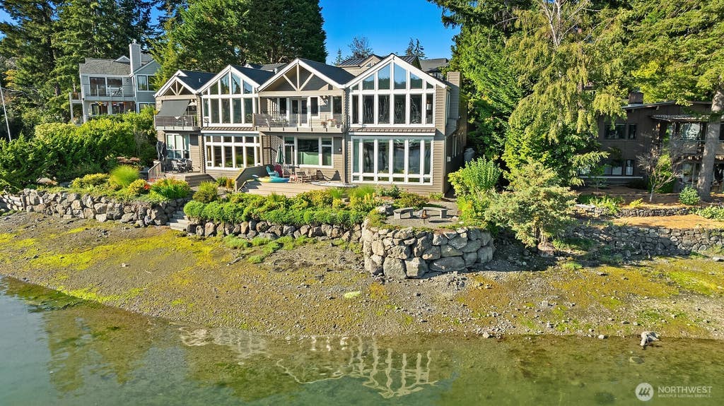 Photo of 267 Shannon Drive SE, Bainbridge Island, WA 98110 (MLS # 2551658)