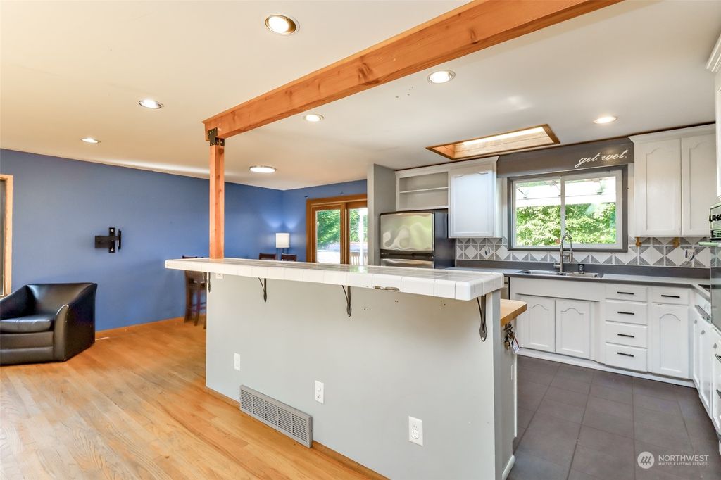 Photo of 20619 4th Avenue S, Des Moines, WA 98198 (MLS # 2277991)