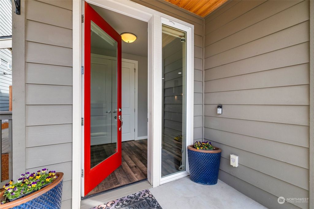 Photo of 818 SW 97th Street, Seattle, WA 98106 (MLS # 2219154)