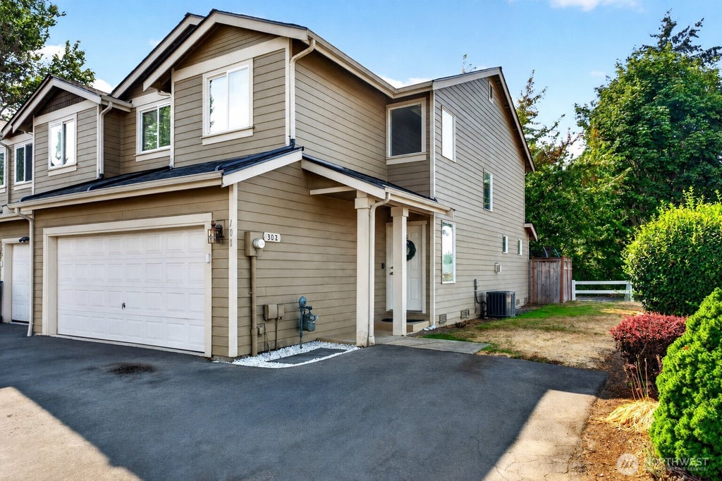 Photo of 302 29th Street SE #101, Auburn, WA 98002 (MLS # 2574168)