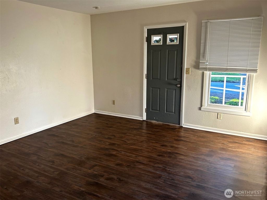 Photo of 1012 7th Ave S, Kelso, WA 98626 (MLS # 2469804)