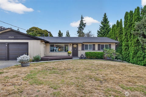Photo of 1581 NE 10th Avenue, Oak Harbor, WA 98277 (MLS # 2573222)