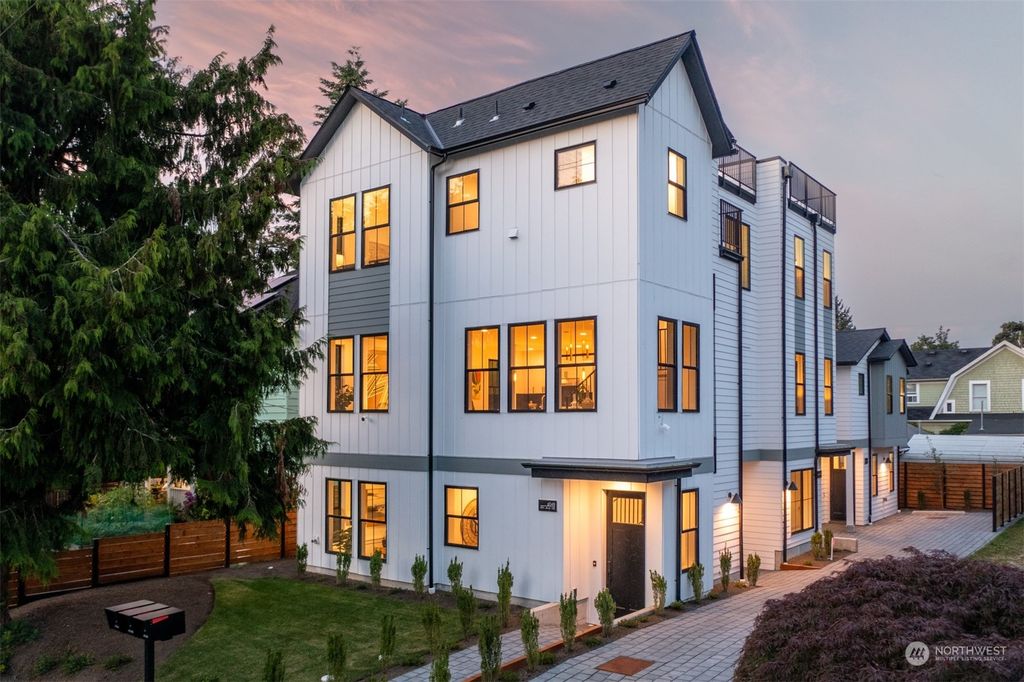 Photo of 6048 4th Avenue NE, Seattle, WA 98115 (MLS # 2162038)