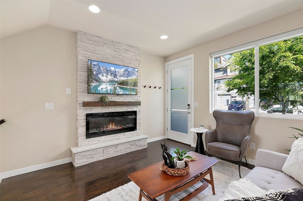 Photo of 3621 Courtland Place S #B, Seattle, WA 98144 (MLS # 2066498)