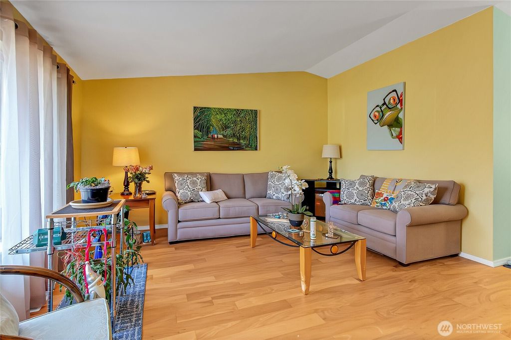 Photo of 2203 Lincoln Pl. Se. Pl, Renton, WA 98055 (MLS # 2430715)