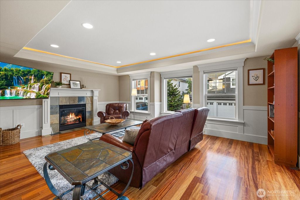 Photo of 825 Kirkland Way, Kirkland, WA 98033 (MLS # 2480003)