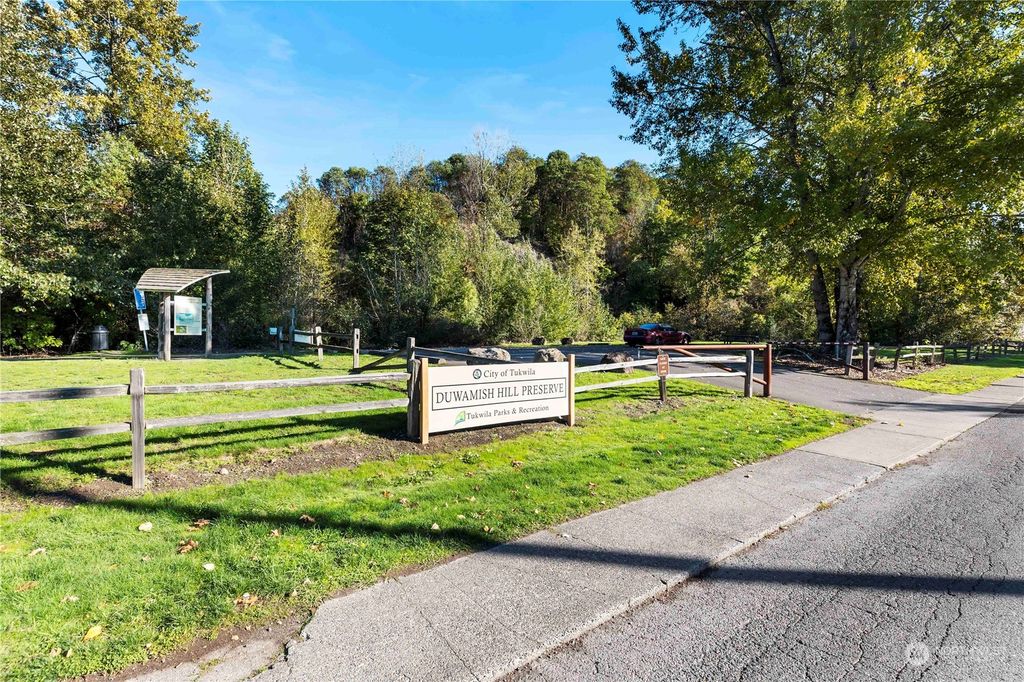 Photo of 3914 S 115th Street, Tukwila, WA 98168 (MLS # 2173105)