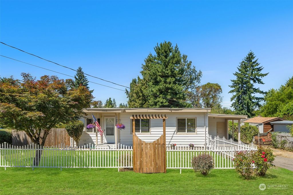 Photo of 10717 24th Avenue SW, Seattle, WA 98146 (MLS # 2134108)