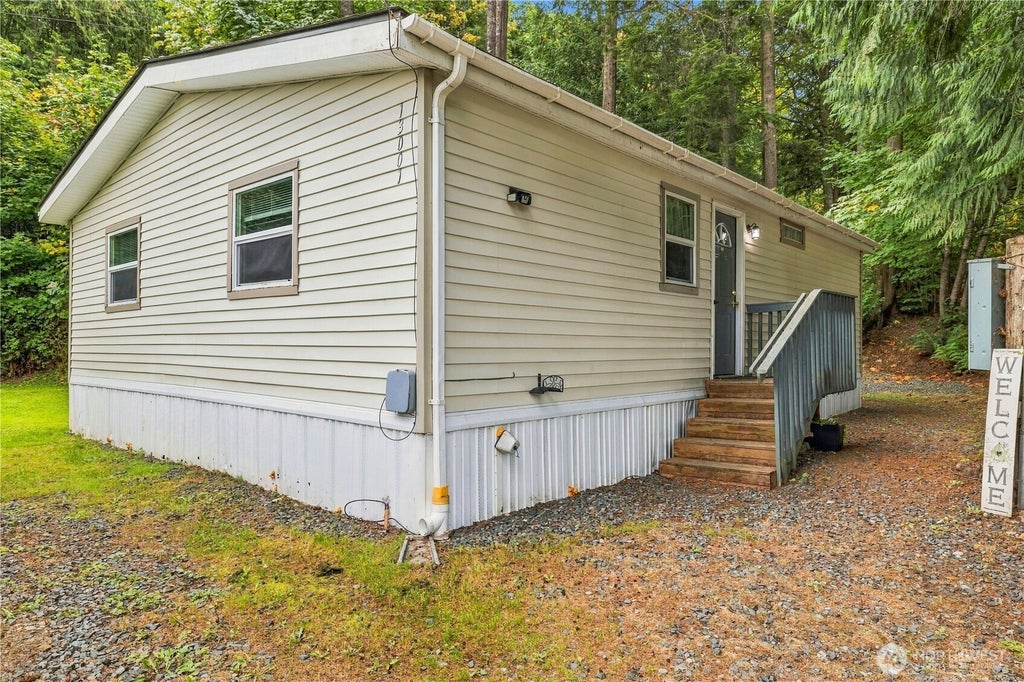 Photo of 13001 E Loop View Drive, Granite Falls, WA 98252 (MLS # 2586988)