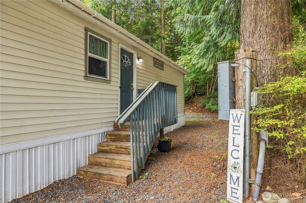 Photo of 13001 E Loop View Drive, Granite Falls, WA 98252 (MLS # 2586988)