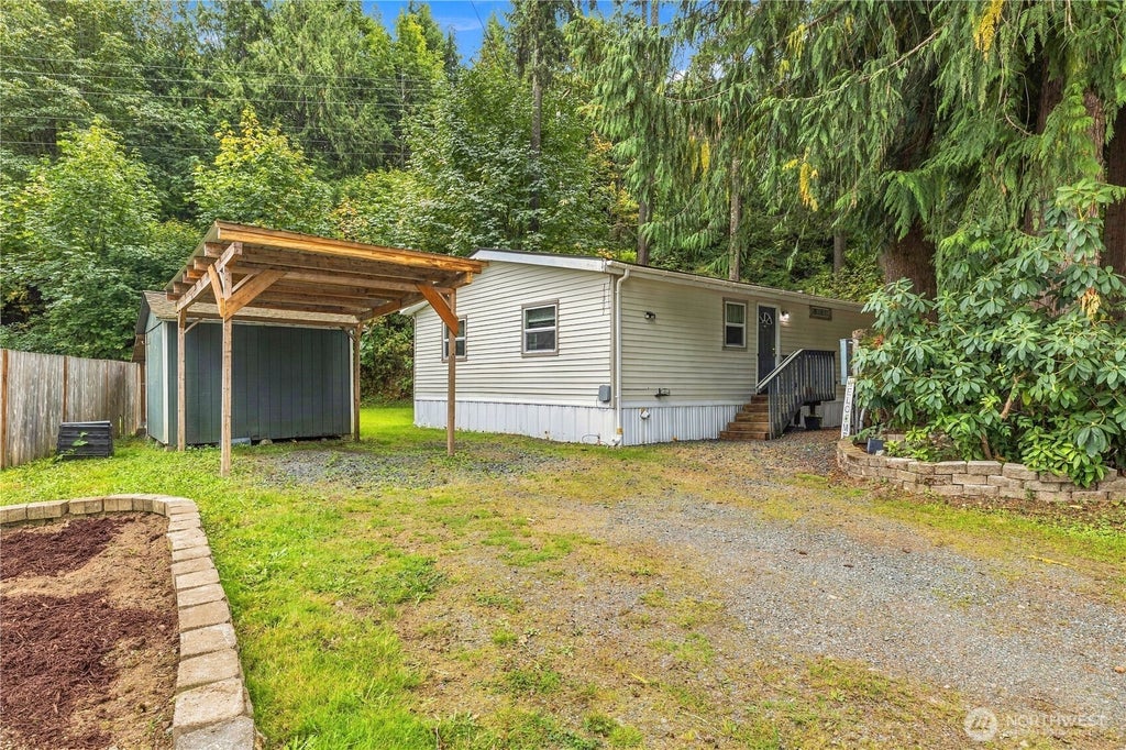 Photo of 13001 E Loop View Drive, Granite Falls, WA 98252 (MLS # 2586988)