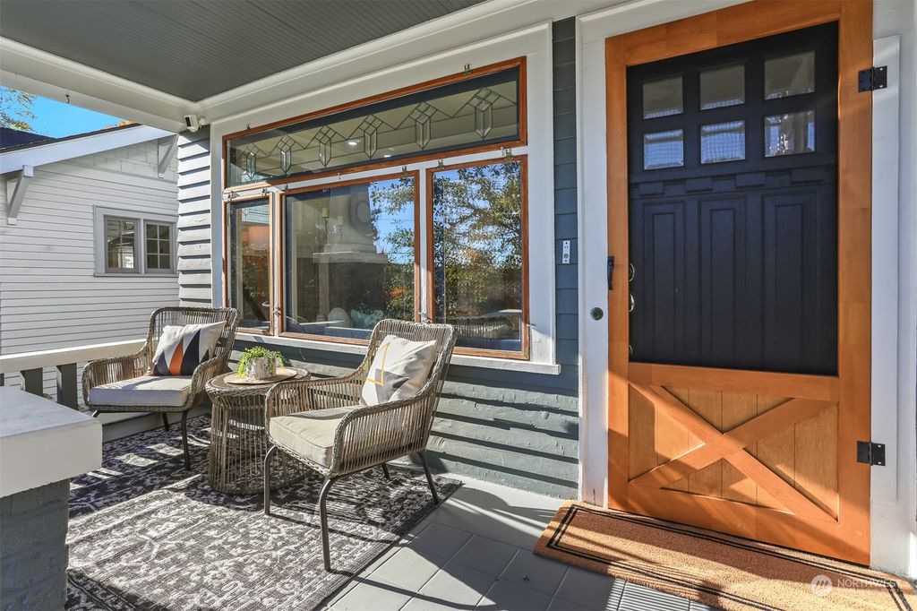 Photo of 2633 Boyer Avenue E, Seattle, WA 98102 (MLS # 2308703)