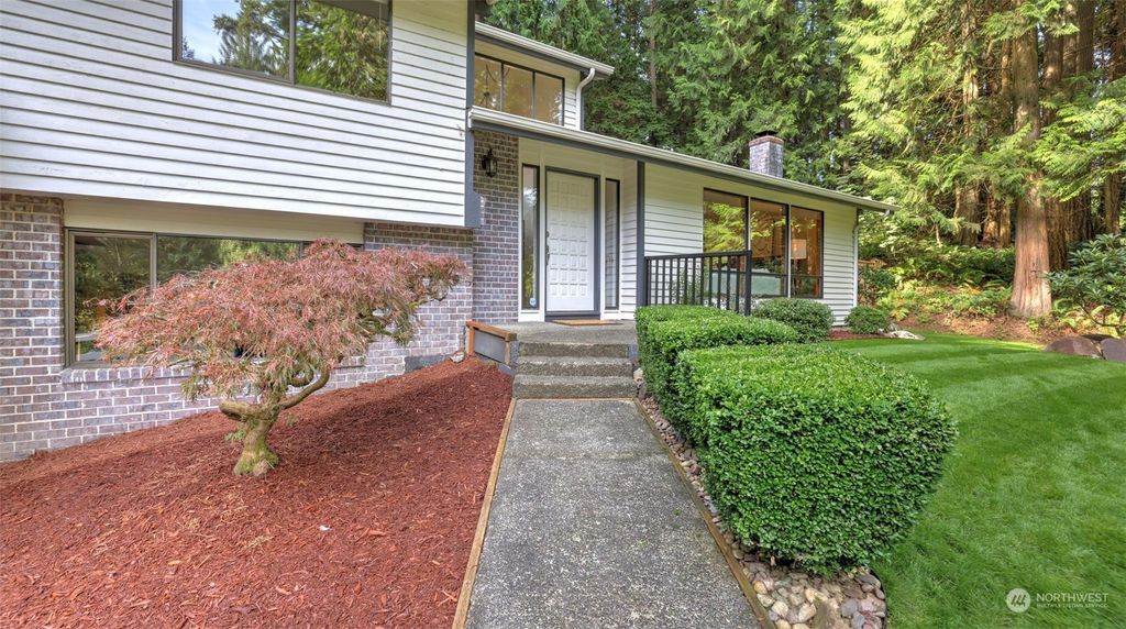 Photo of 17227 197th Avenue NE, Woodinville, WA 98077 (MLS # 2276375)