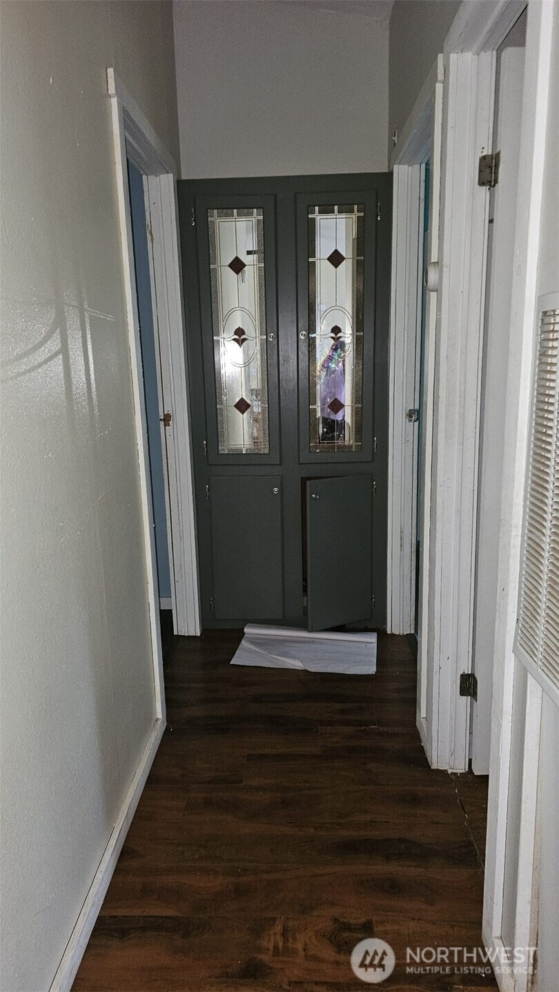 1104 E Alderwood Road