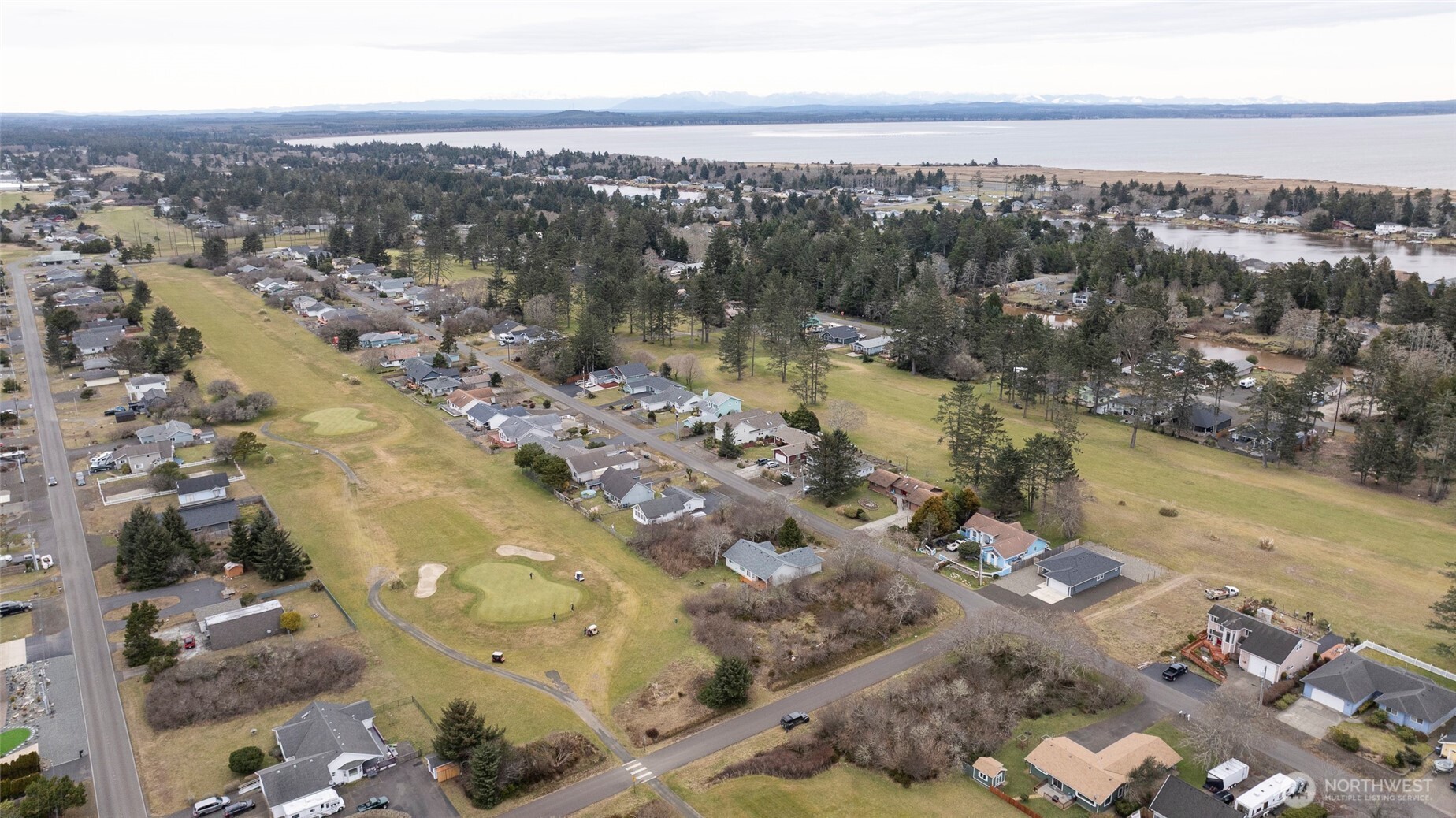 301 Octopus Avenue NE