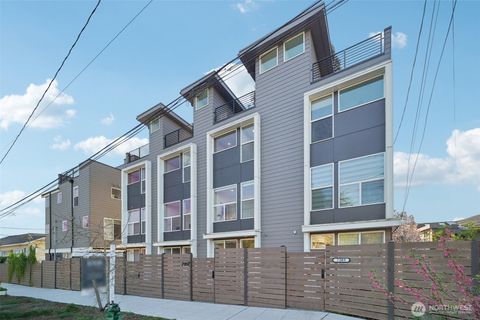 Photo of 7207 12th Avenue NE, Seattle, WA 98115 (MLS # 2500793)