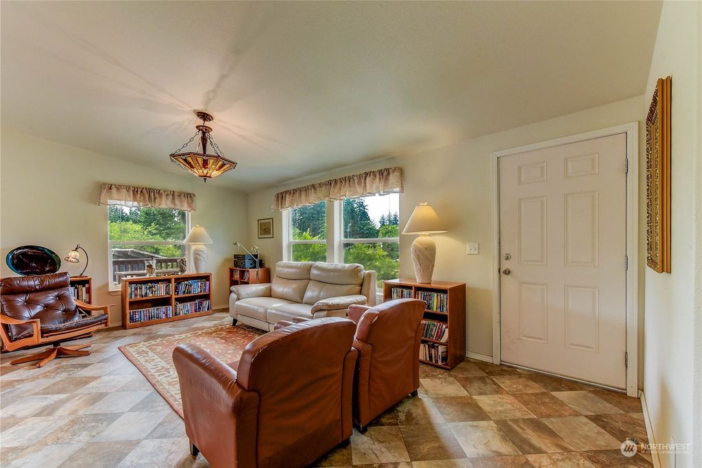 Photo of 12215 189th Avenue SE, Snohomish, WA 98290 (MLS # 2167576)