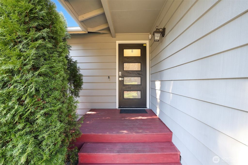 Photo of 22911 23rd Place S, Des Moines, WA 98198 (MLS # 2486163)