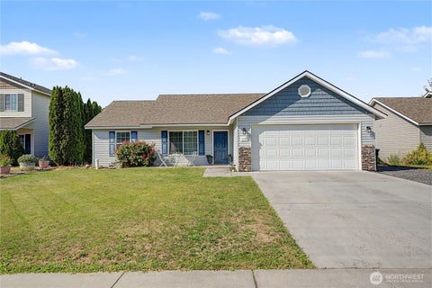 Photo of 1118 W Luta Street, Moses Lake, WA 98837 (MLS # 2571789)