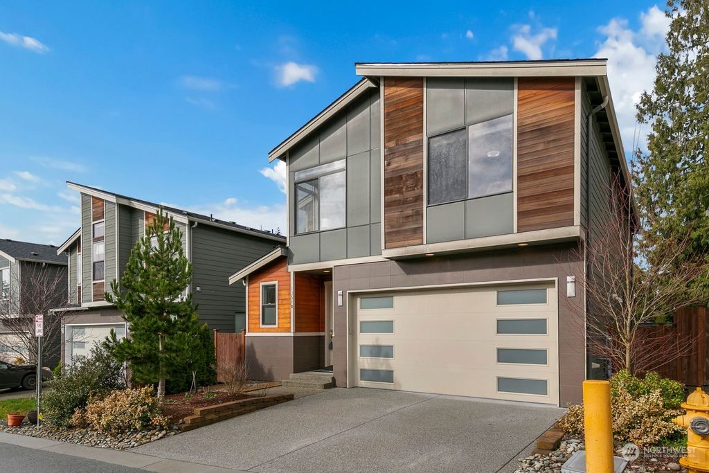 Photo of 13518 40 Place W, Lynnwood, WA 98087 (MLS # 2204150)