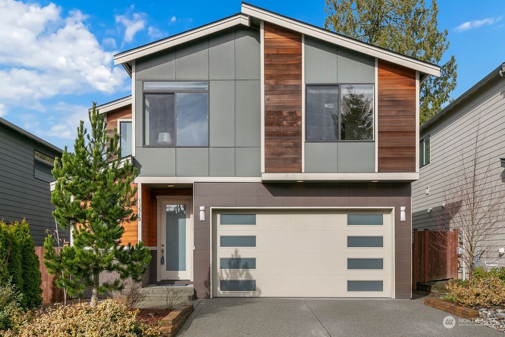 Photo of 13518 40 Place W, Lynnwood, WA 98087 (MLS # 2204150)