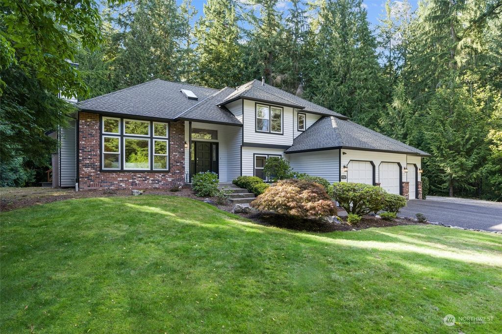 Photo of 17135 205th Avenue NE, Woodinville, WA 98077 (MLS # 2153662)