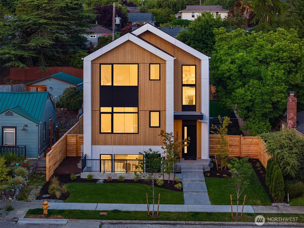 Photo of 5822 56th Avenue NE, Seattle, WA 98105 (MLS # 2384406)