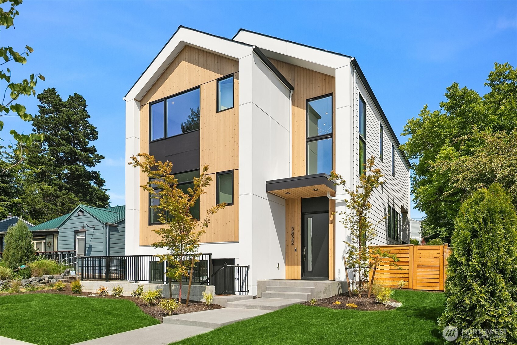 5822 56th Avenue NE