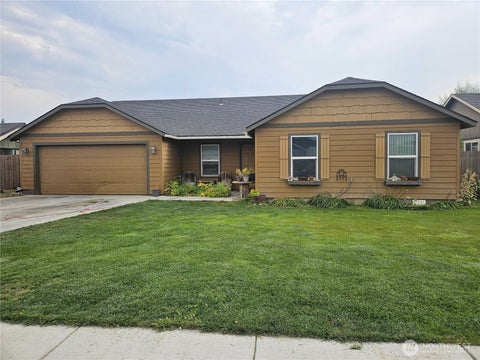 Photo of 506 SW R Street, Quincy, WA 98848 (MLS # 2574090)