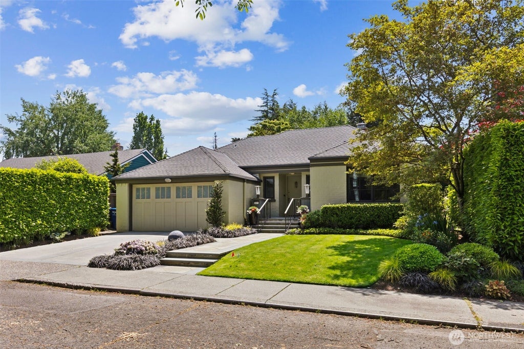 Photo of 2615 E Garfield Street, Seattle, WA 98112 (MLS # 2533432)