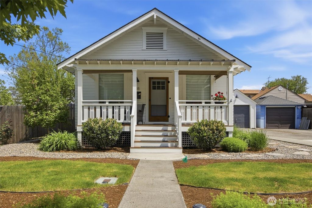 Photo of 408 N Division Street, Walla Walla, WA 99362 (MLS # 2517629)