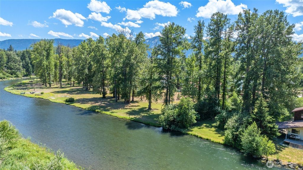 Photo of 530 Elk Meadows Road, Cle Elum, WA 98922 (MLS # 2500340)