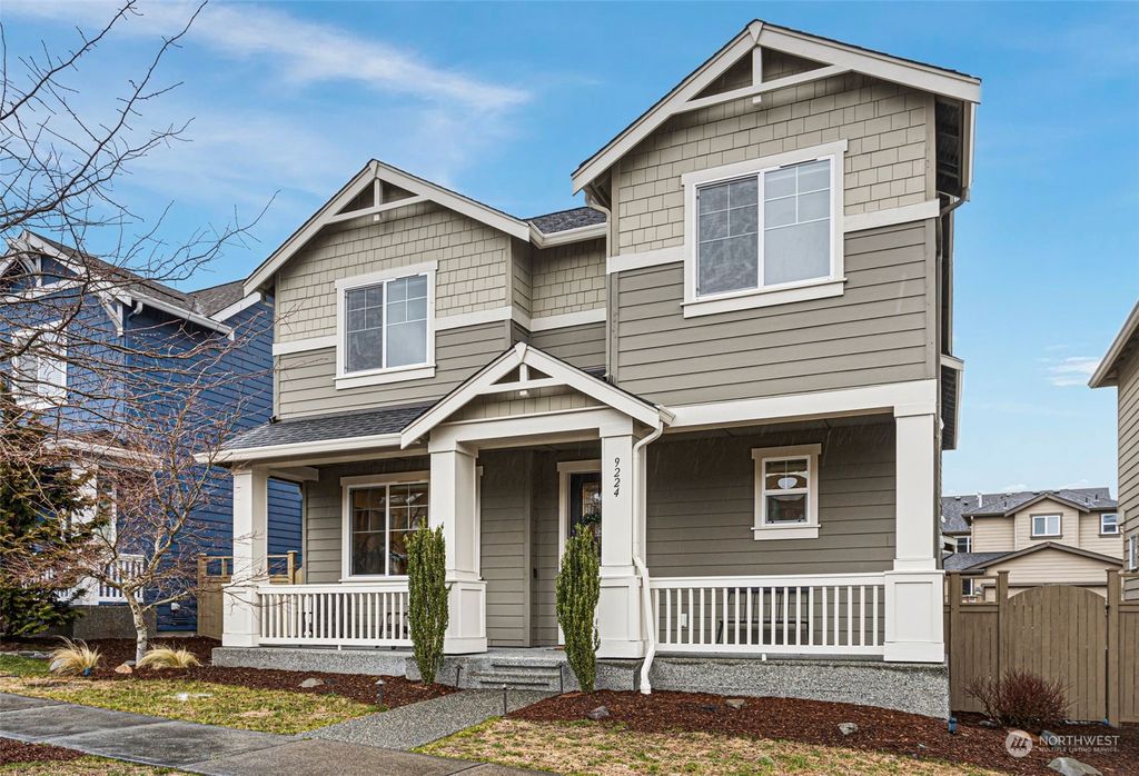 Photo of 9224 Nye Avenue SE, Snoqualmie, WA 98065 (MLS # 2046785)