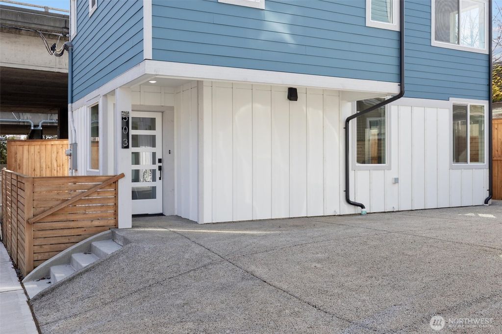 Photo of 503 NE 42nd Street, Seattle, WA 98105 (MLS # 2491852)