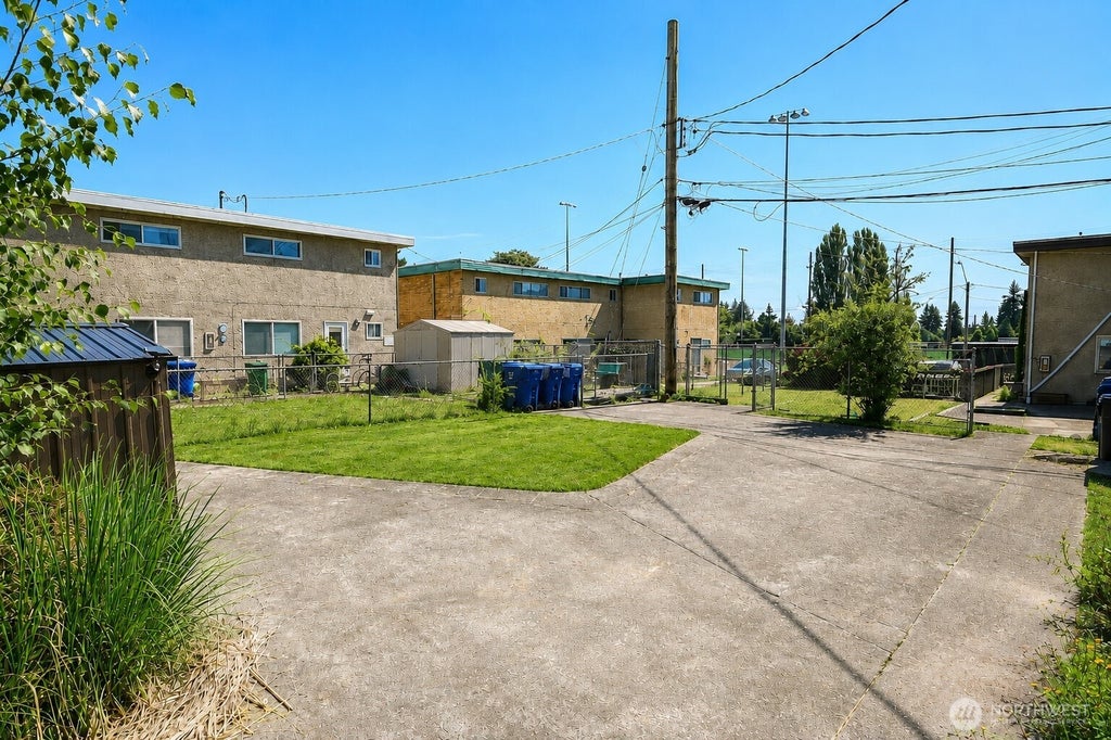 Photo of 9208 Ashworth Avenue N, Seattle, WA 98103 (MLS # 2574655)