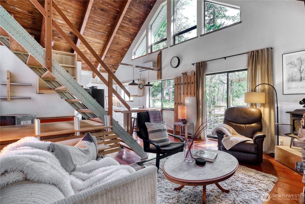 Photo of 1525 Columbia Vista Drive, Point Roberts, WA 98281 (MLS # 2500768)