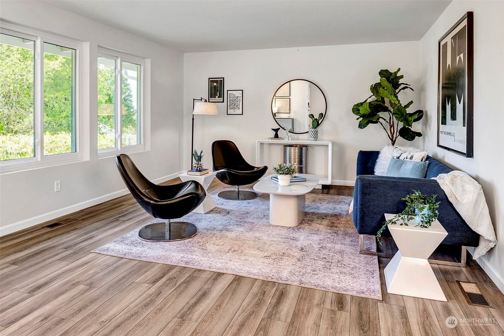 Photo of 11528 NE 139th Place, Kirkland, WA 98034 (MLS # 2140224)