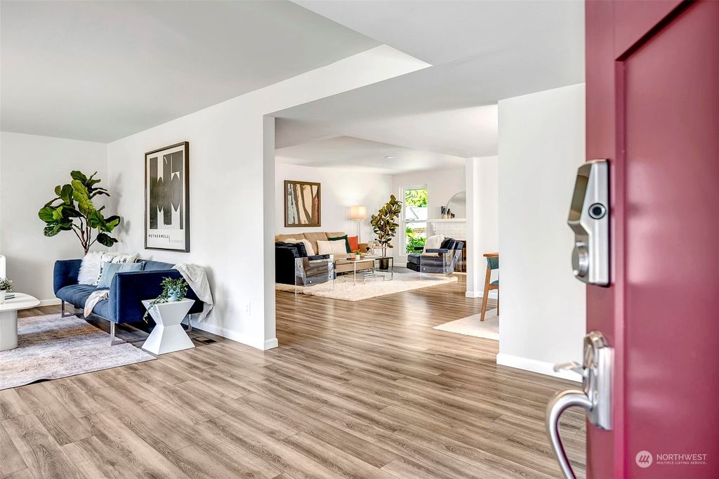 Photo of 11528 NE 139th Place, Kirkland, WA 98034 (MLS # 2140224)