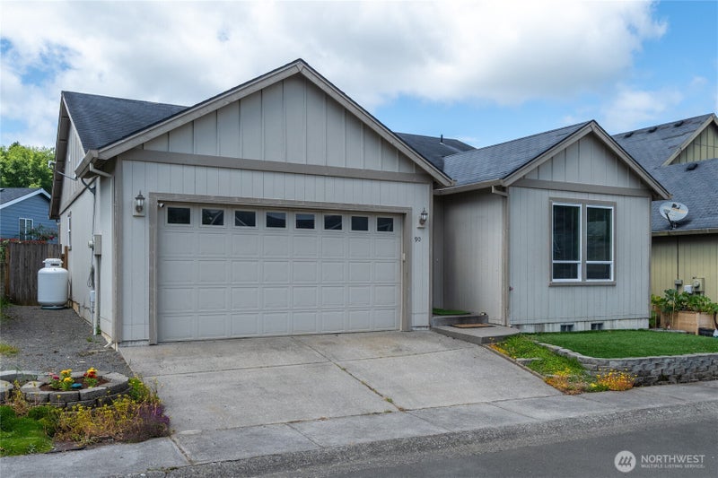 90 Glen Gate Loop