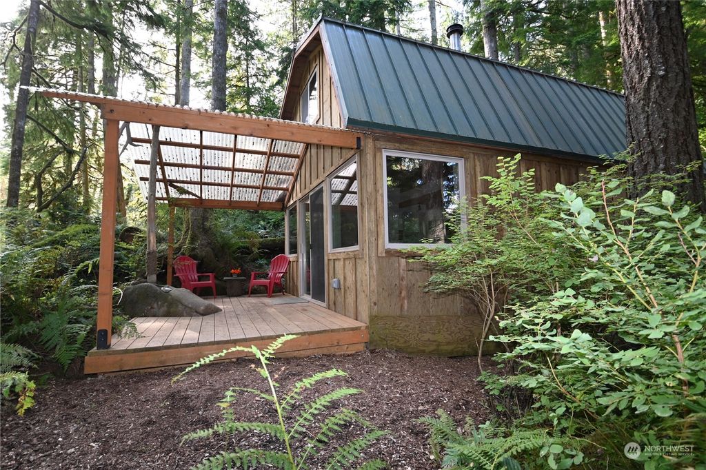 Photo of 52016 S Riverside Road, Gold Bar, WA 98251 (MLS # 2293812)