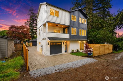 Photo of 9725 Evanston Avenue N, Seattle, WA 98103 (MLS # 2523812)