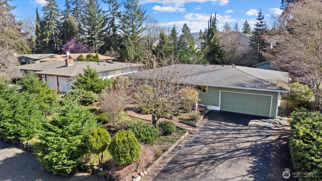 Photo of 13720 139th Avenue SE, Renton, WA 98059 (MLS # 2349909)