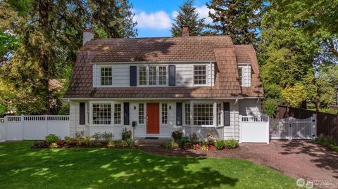 Photo of 7511 Seward Park Avenue S, Seattle, WA 98118 (MLS # 2476166)