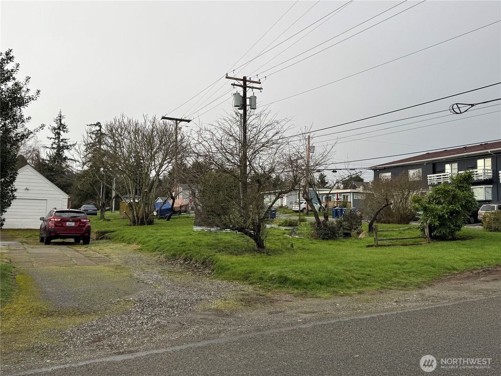 Photo of 817 34th Street, Anacortes, WA 98221 (MLS # 2517187)