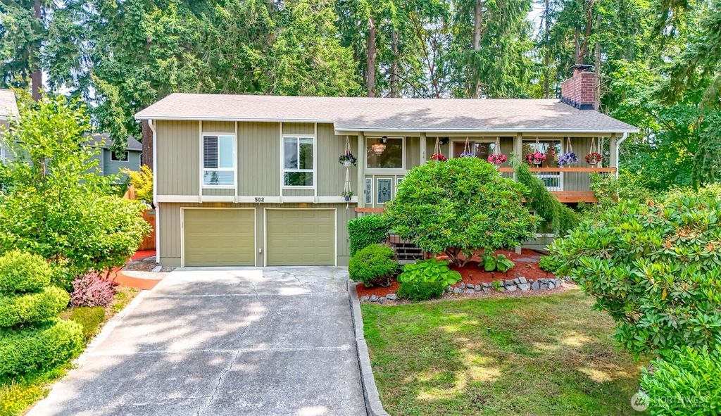 Photo of 502 SW 326th Street, Federal Way, WA 98023 (MLS # 2394948)